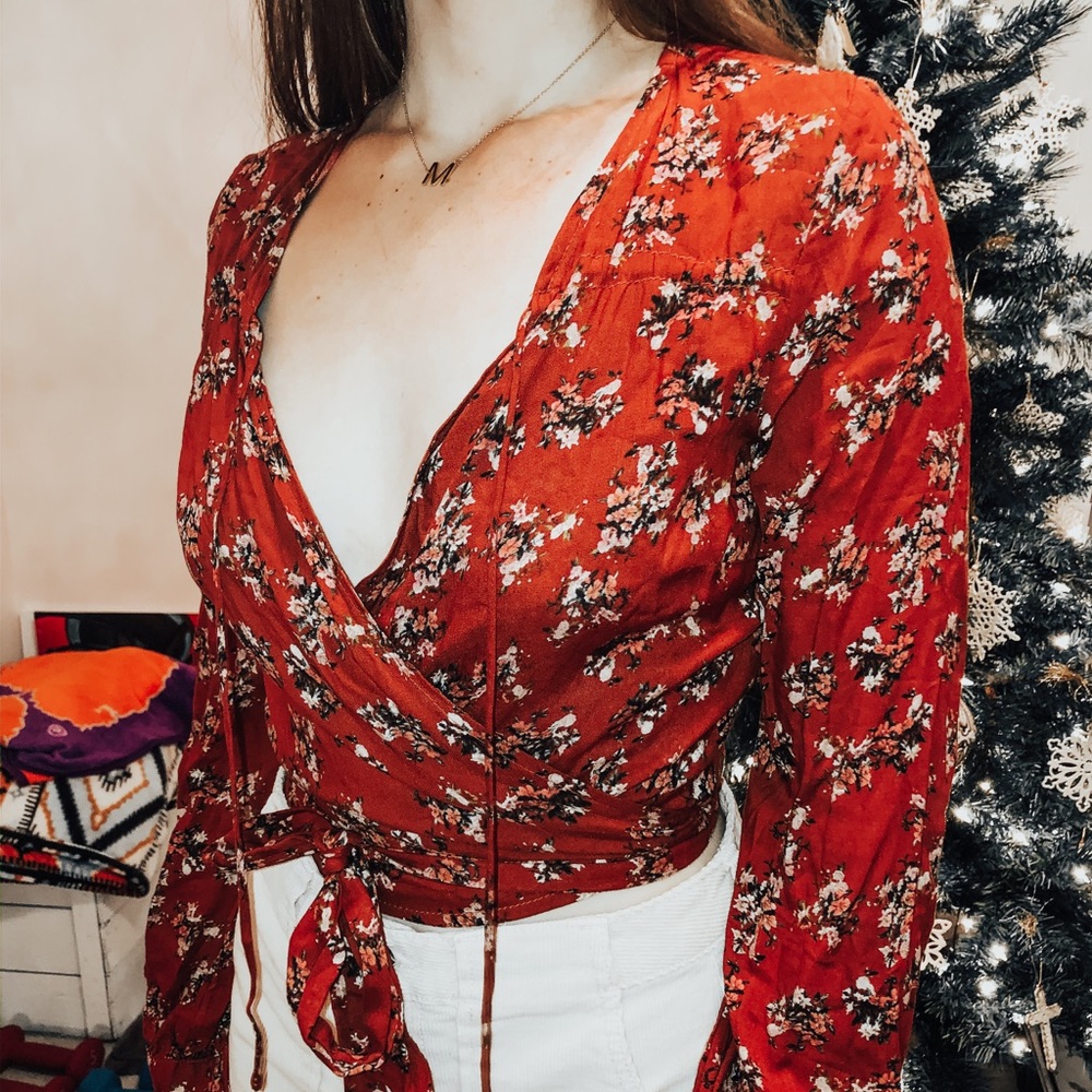 Vestique Wrap Floral Tie Top